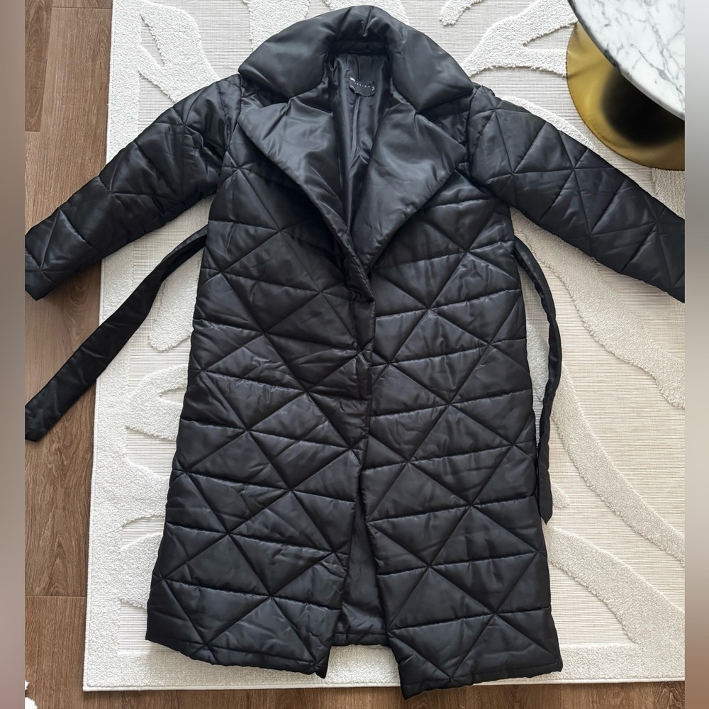Oversized ASOS DESIGN nylon quilted maxi puffer coat in black - Picture 7 of 10